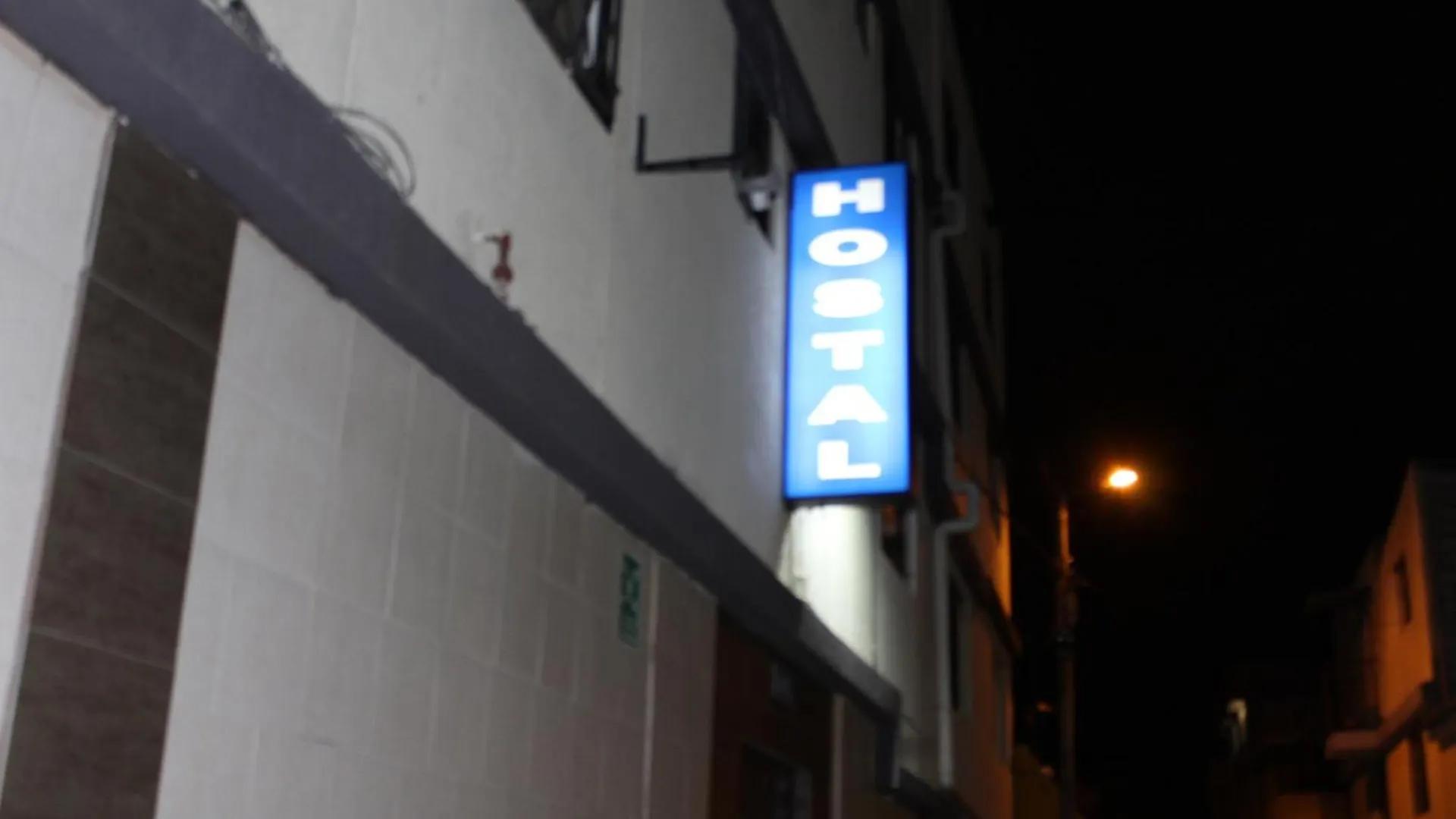 招待所 Julius Hostal, Desde Las 14 Horas Hasta 12 Del Mediodia 基多
