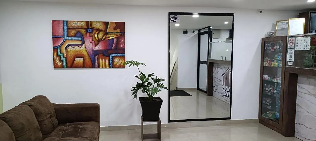 Julius Hostal Quito Guest house